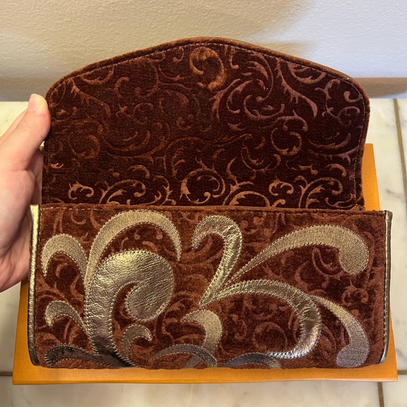 Bloomingdales Velour Clutch - Picture 7 of 11